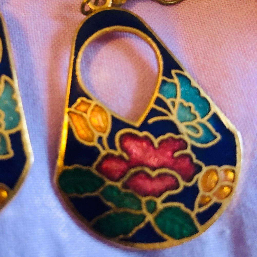 Vintage Earrings, Flower Basket Butterfly, Garden - Picture 5 of 11